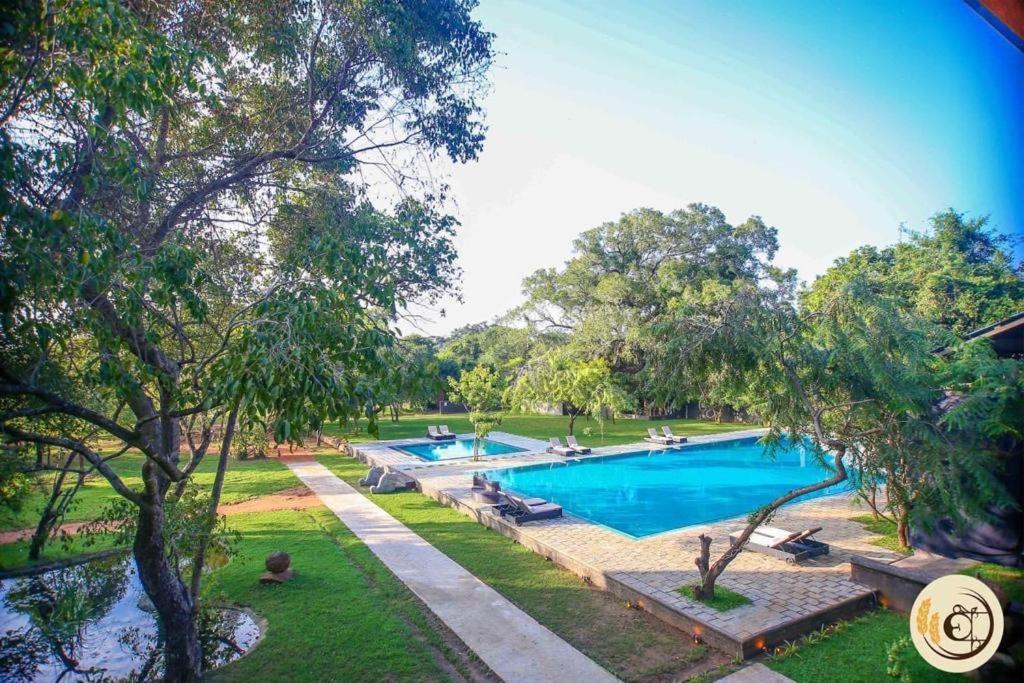 Aswadduma Hotel Dambulla Esterno foto