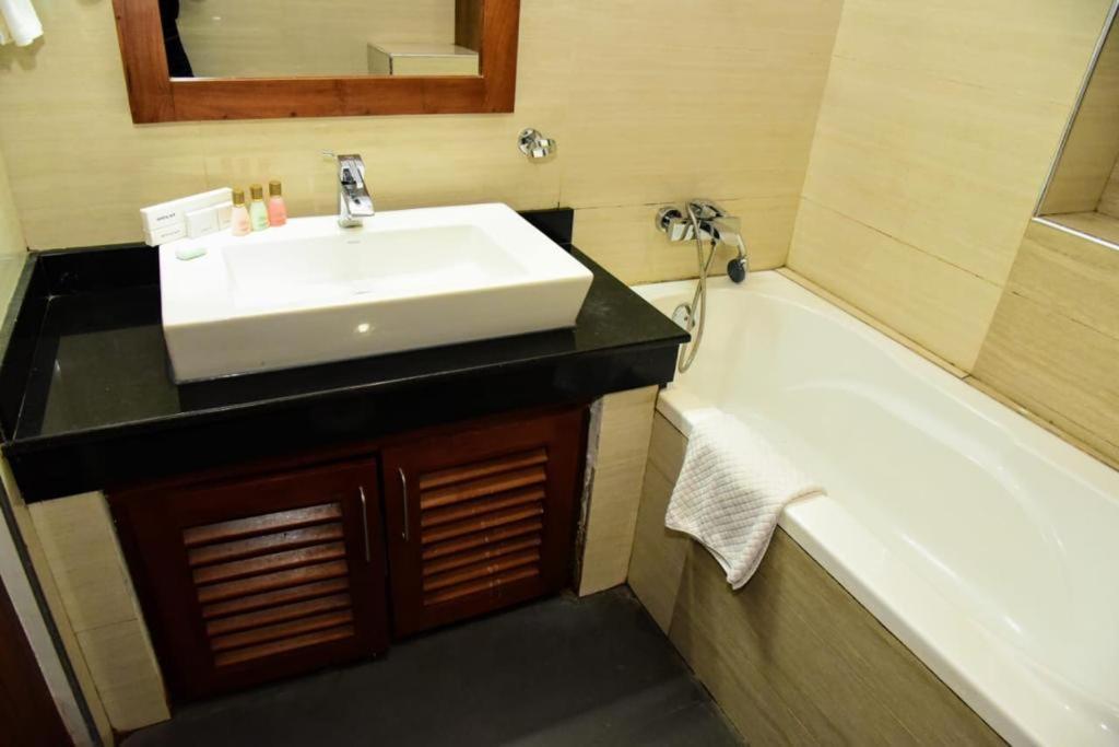 Aswadduma Hotel Dambulla Esterno foto